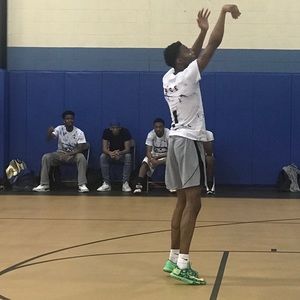 Meet your Posher, Avery